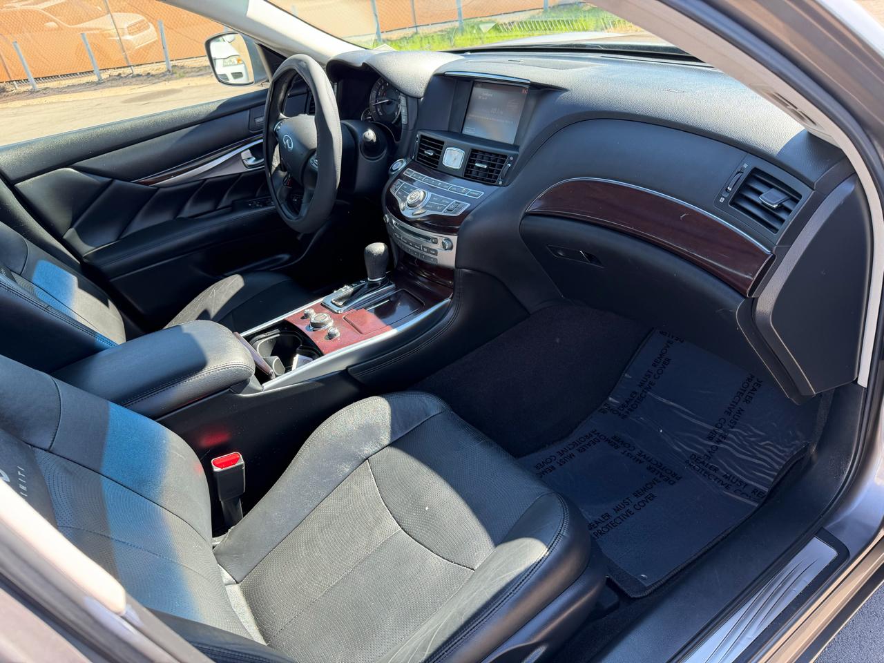 Infiniti M M37x 2011