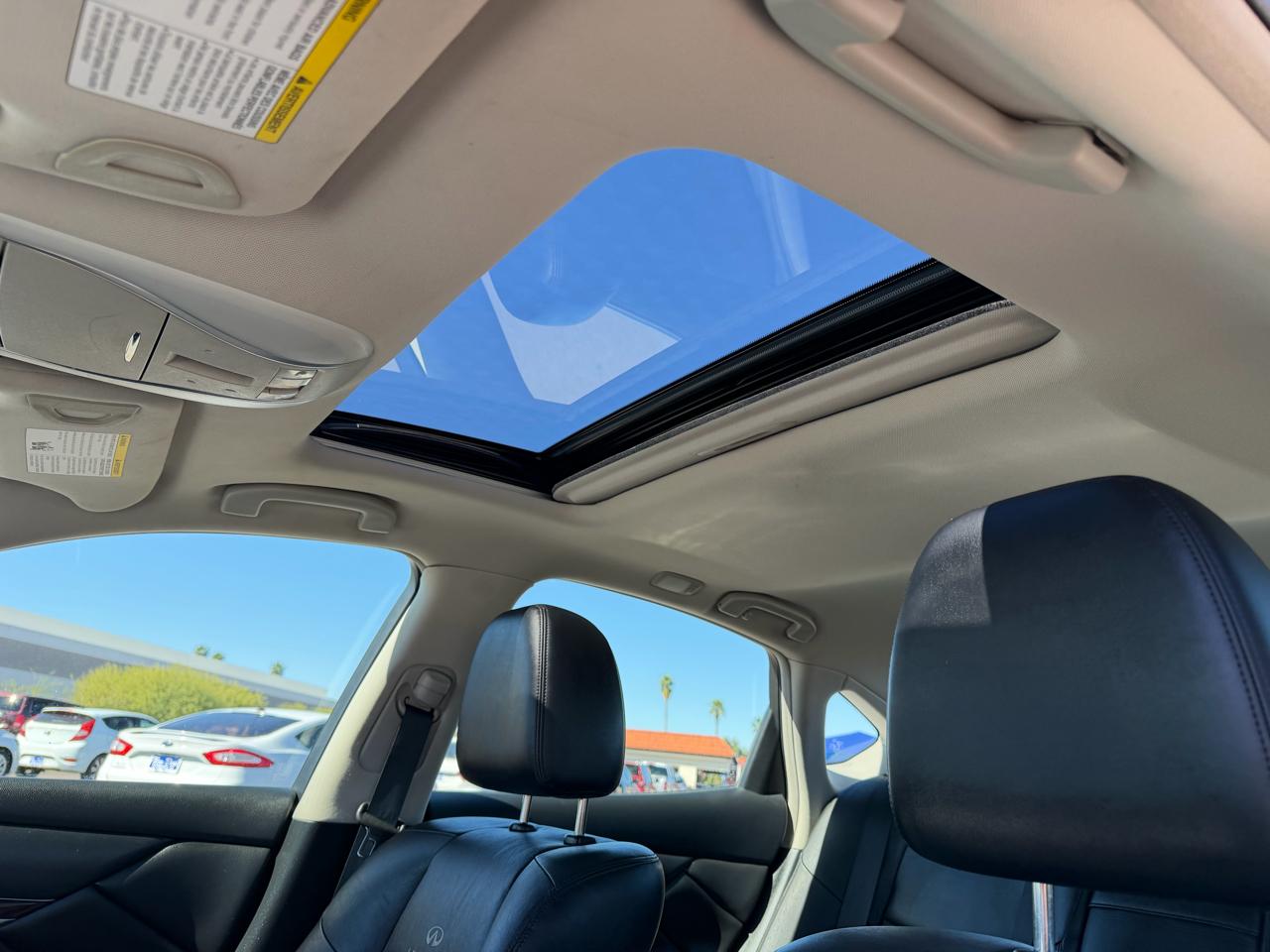 Infiniti M M37x 2011