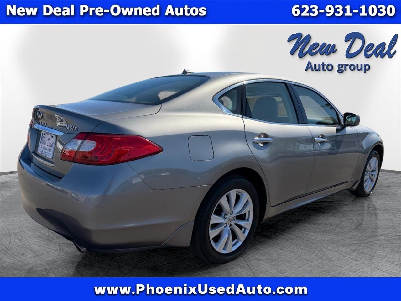 Infiniti M M37x 2011