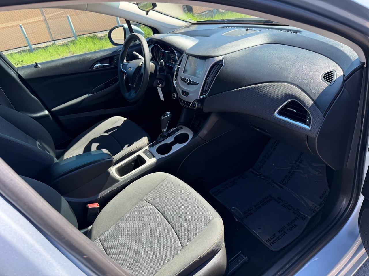 Chevrolet Cruze LS Auto 2017