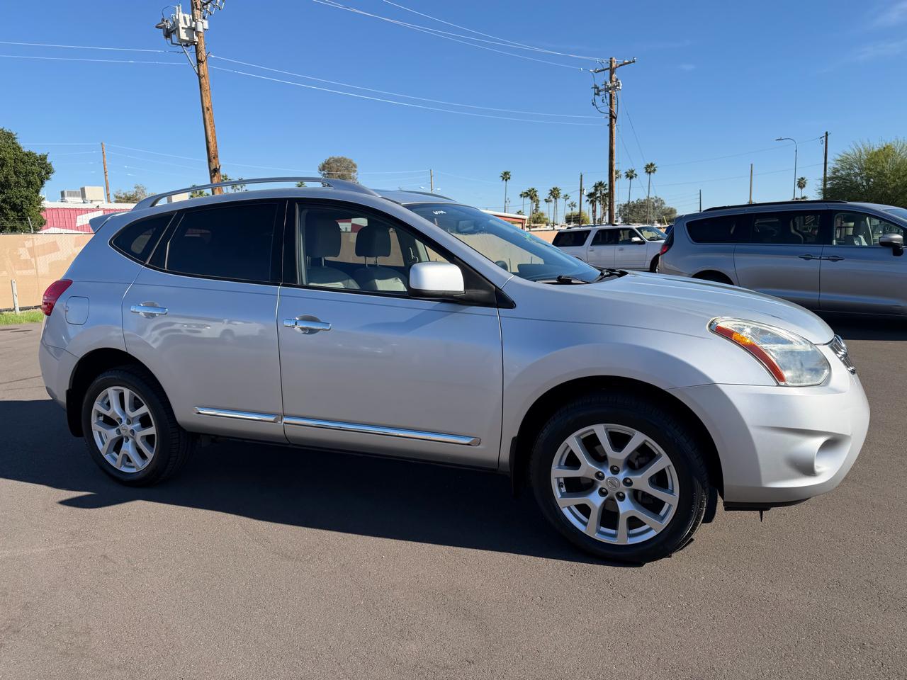 Nissan Rogue S FWD Krom Edition 2011