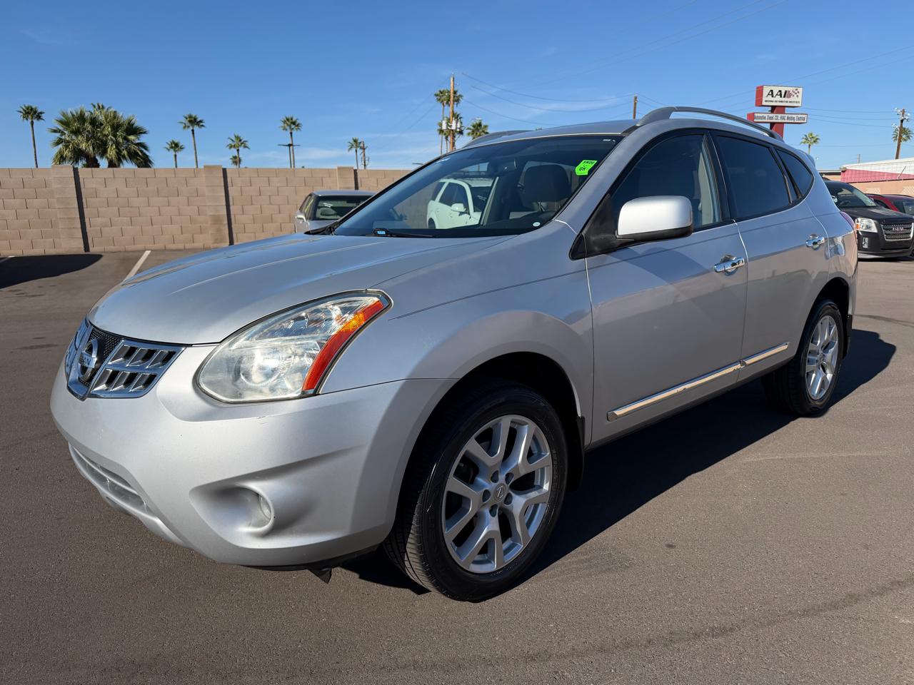 Nissan Rogue S FWD Krom Edition 2011