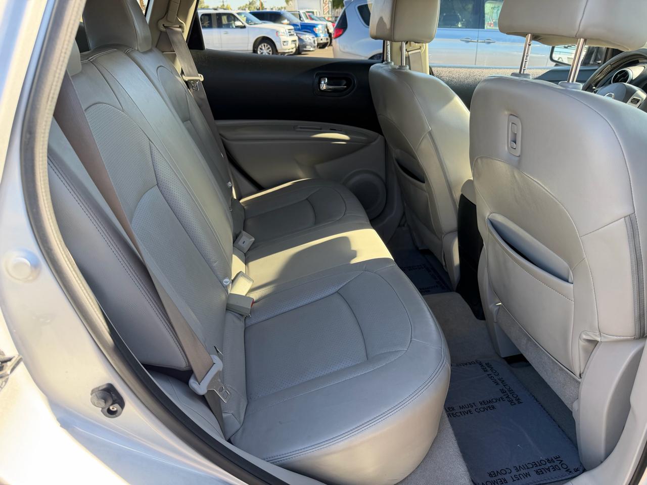 Nissan Rogue S FWD Krom Edition 2011