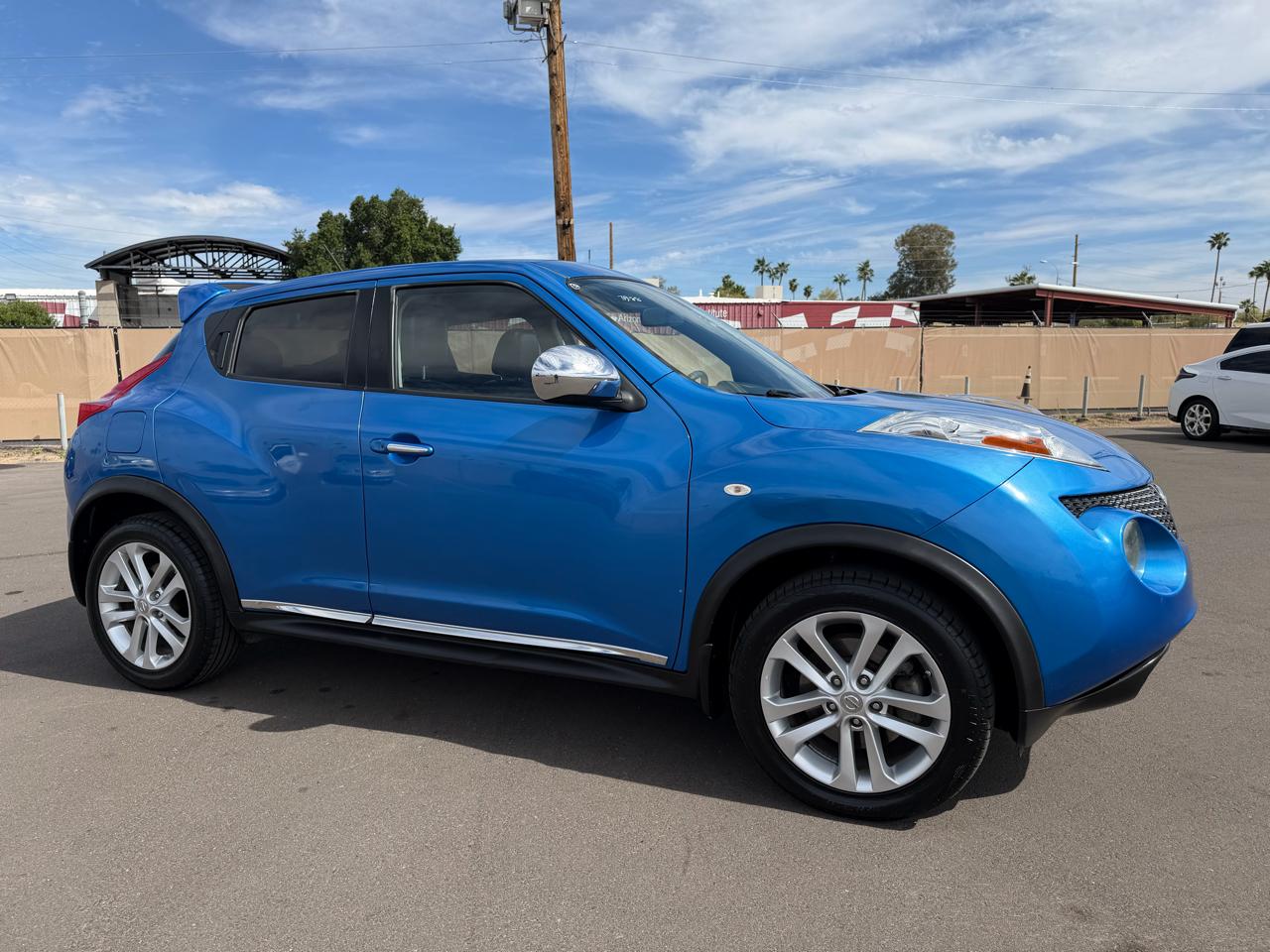 2011 Nissan Juke S FWD