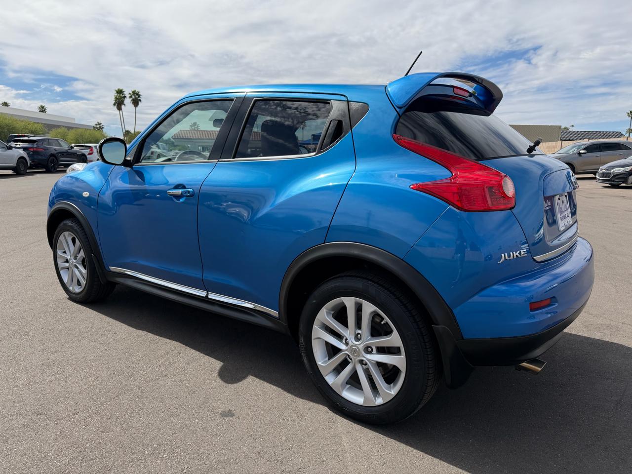 Nissan Juke S FWD 2011