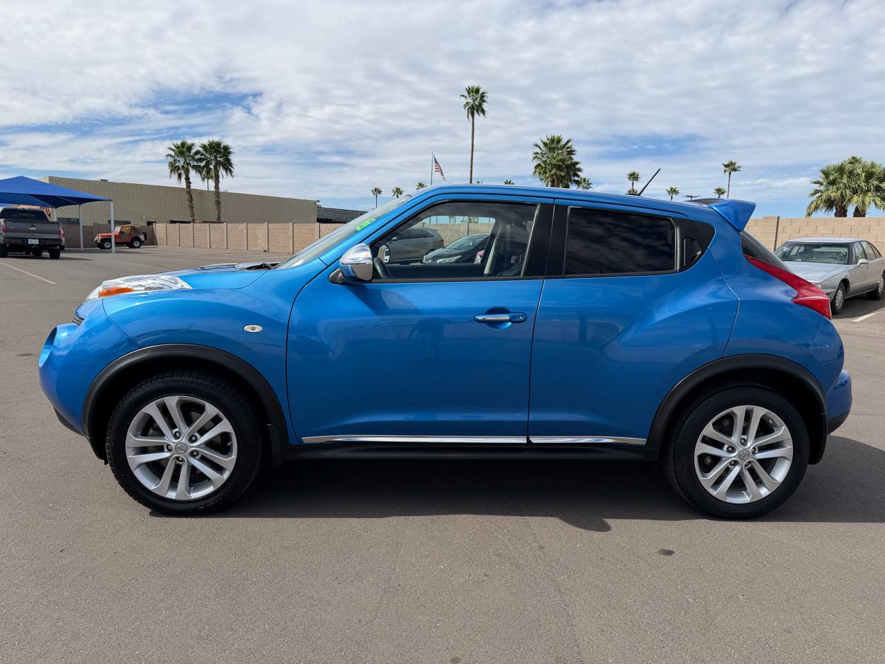 Nissan Juke S FWD 2011