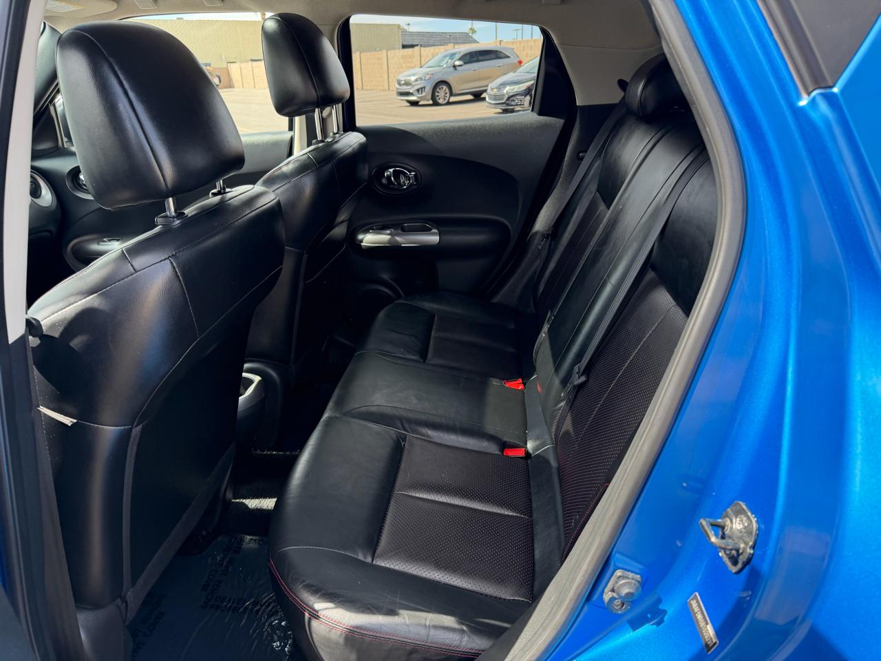 Nissan Juke S FWD 2011