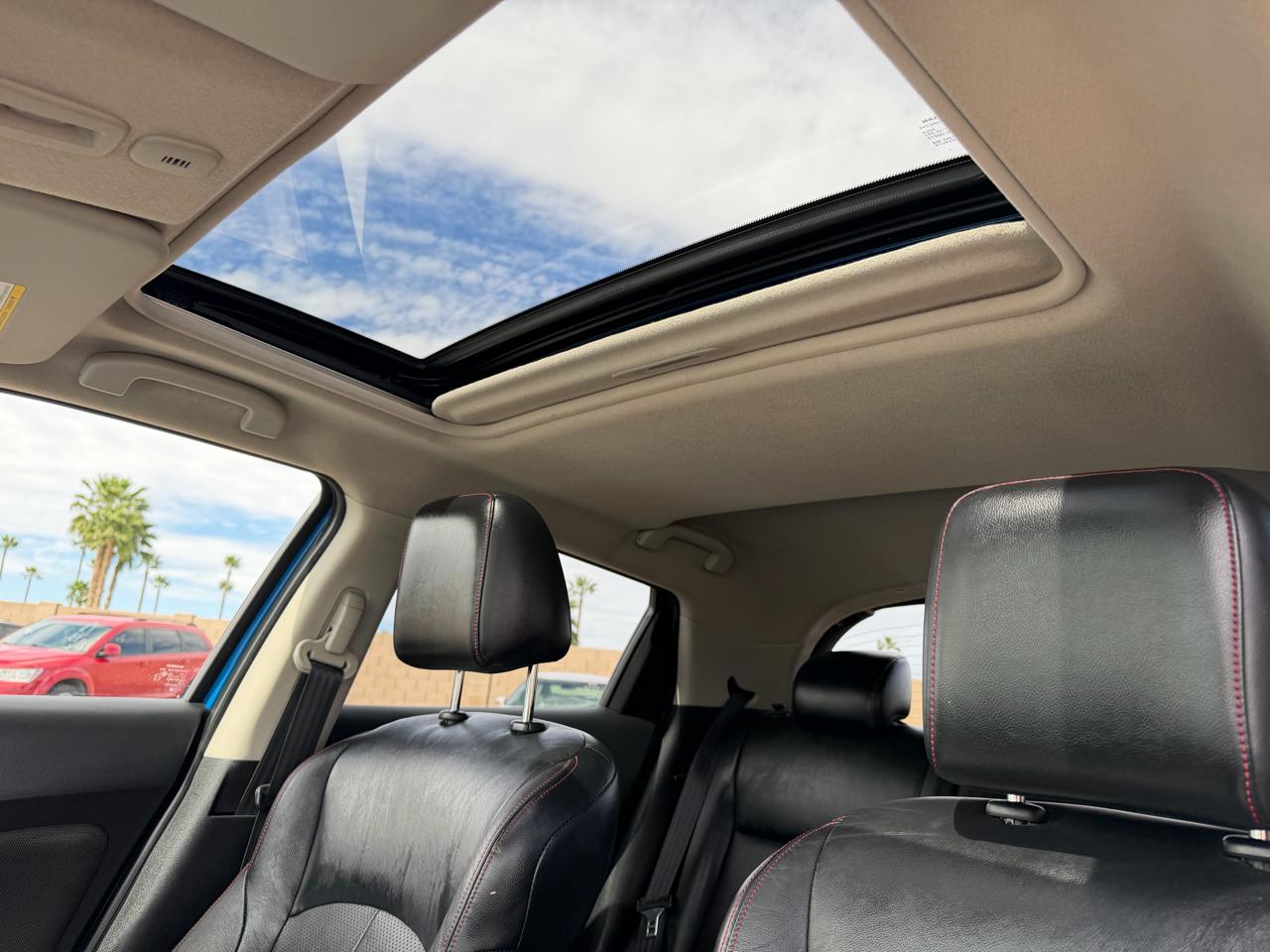 Nissan Juke S FWD 2011