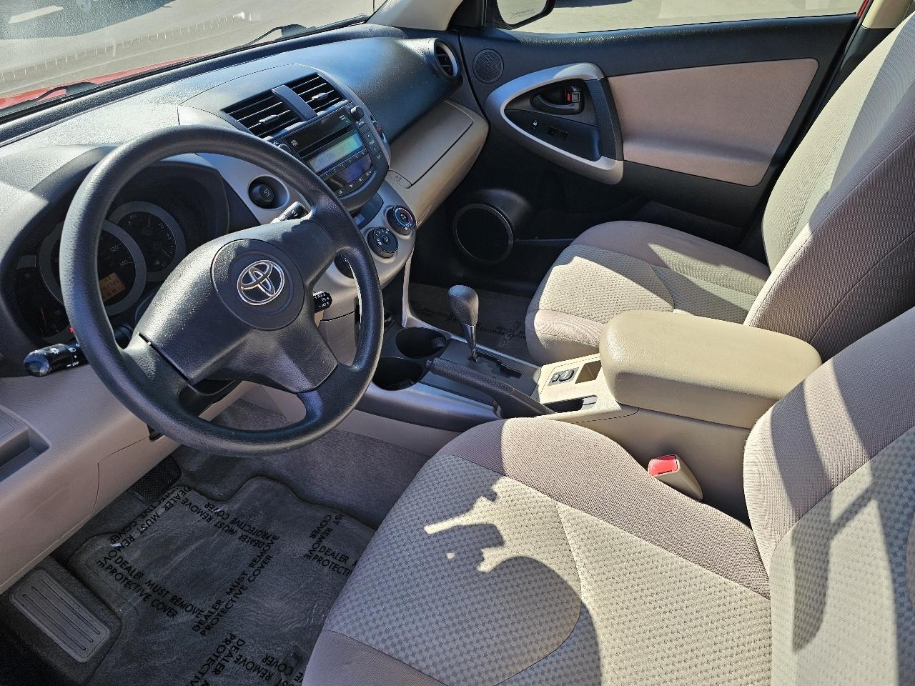 Toyota RAV4 Base I4 2WD 2006