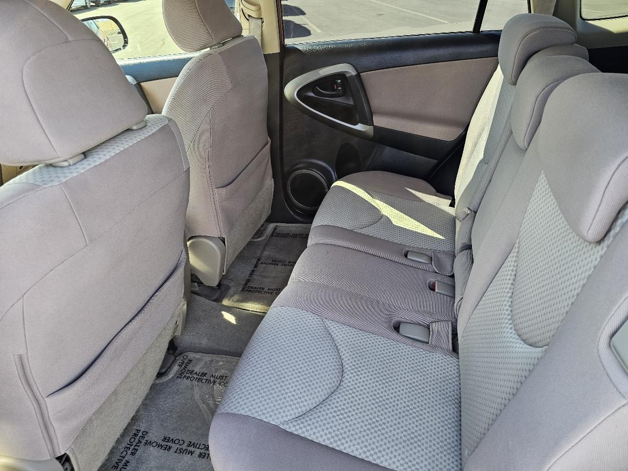 Toyota RAV4 Base I4 2WD 2006