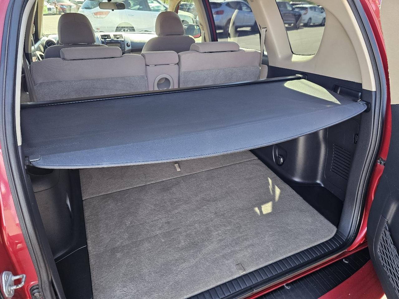 Toyota RAV4 Base I4 2WD 2006