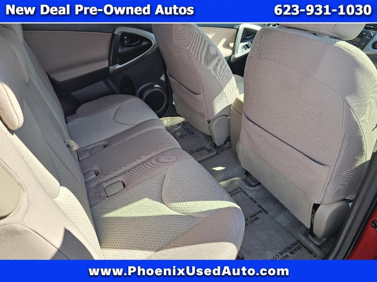 Toyota RAV4 Base I4 2WD 2006