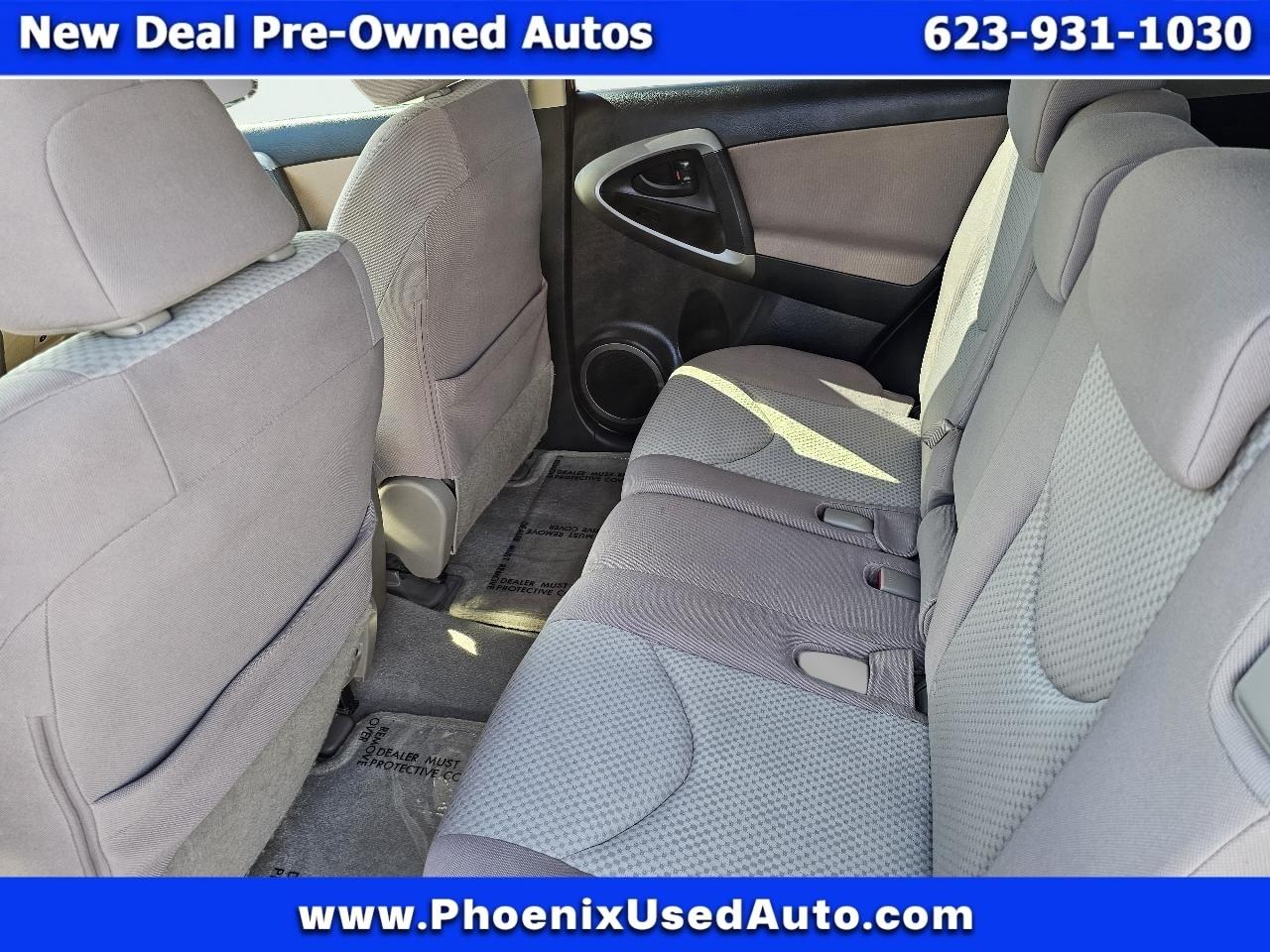 Toyota RAV4 Base I4 2WD 2006