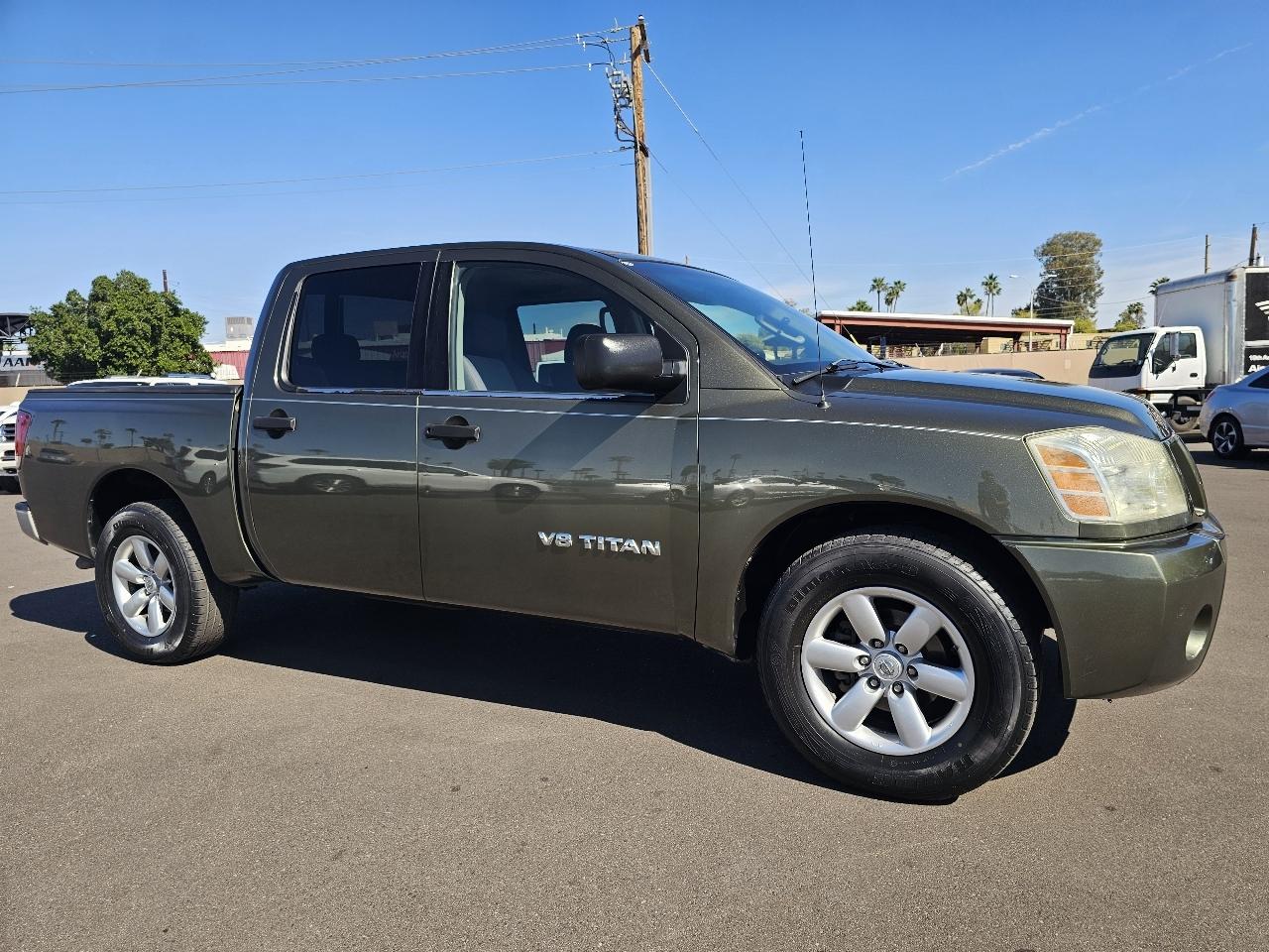 Nissan Titan XE Crew Cab 2WD 2005