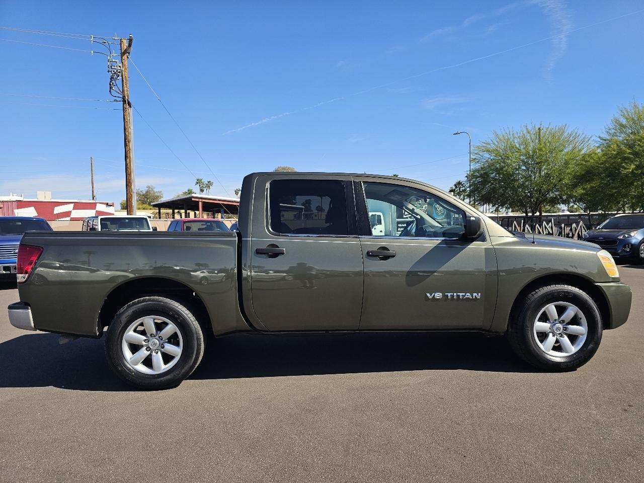 Nissan Titan XE Crew Cab 2WD 2005