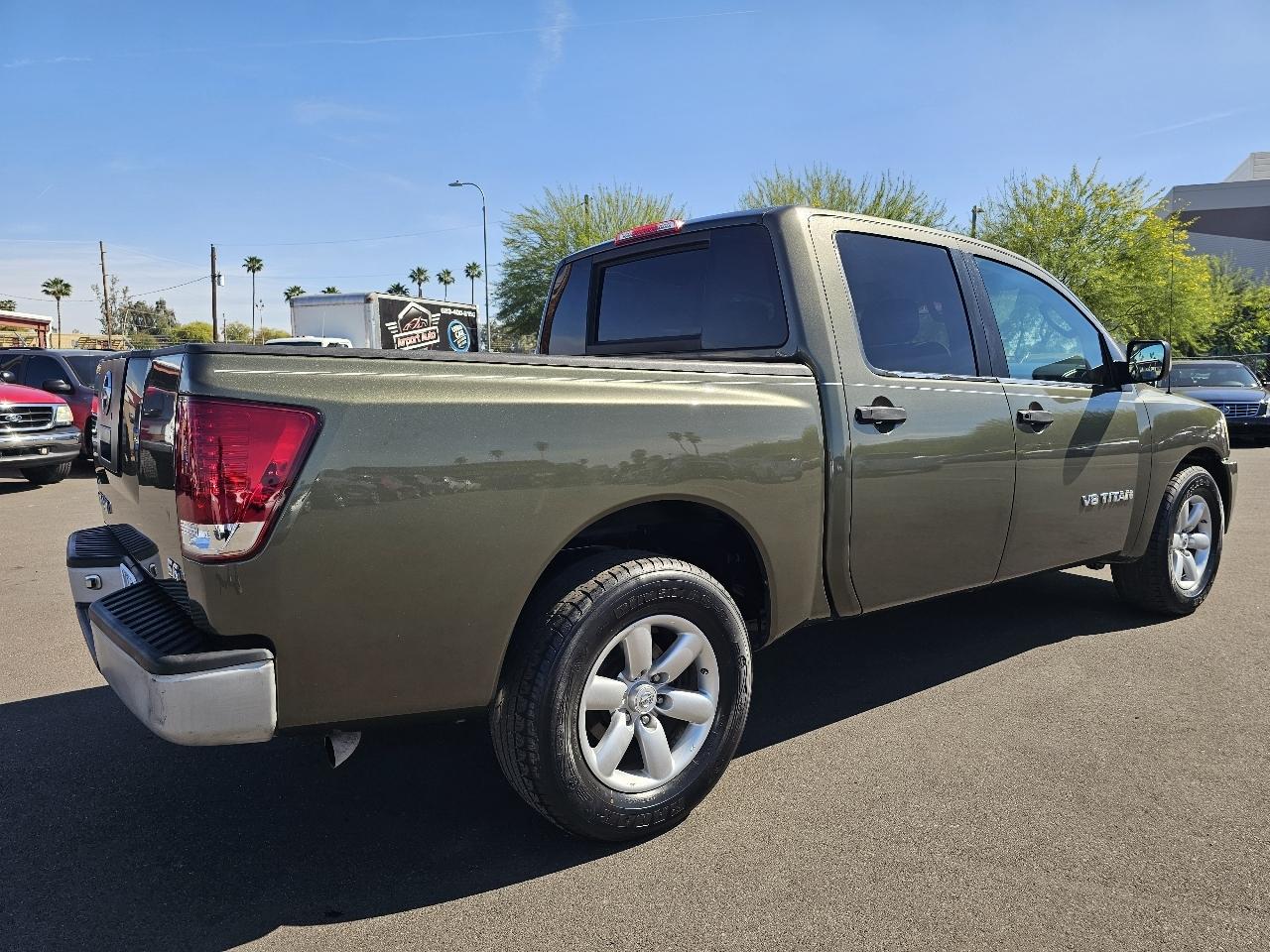 Nissan Titan XE Crew Cab 2WD 2005