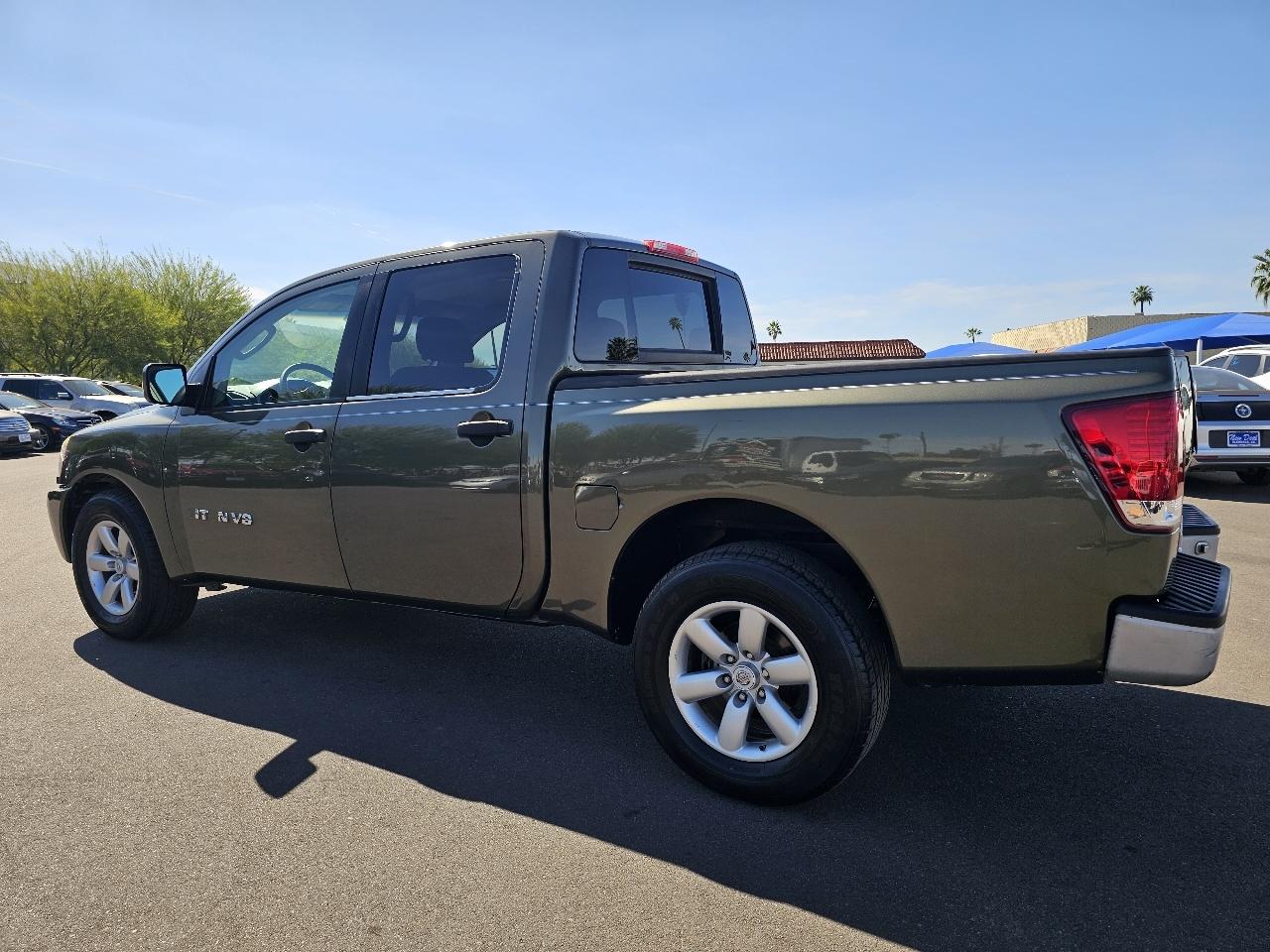 Nissan Titan XE Crew Cab 2WD 2005