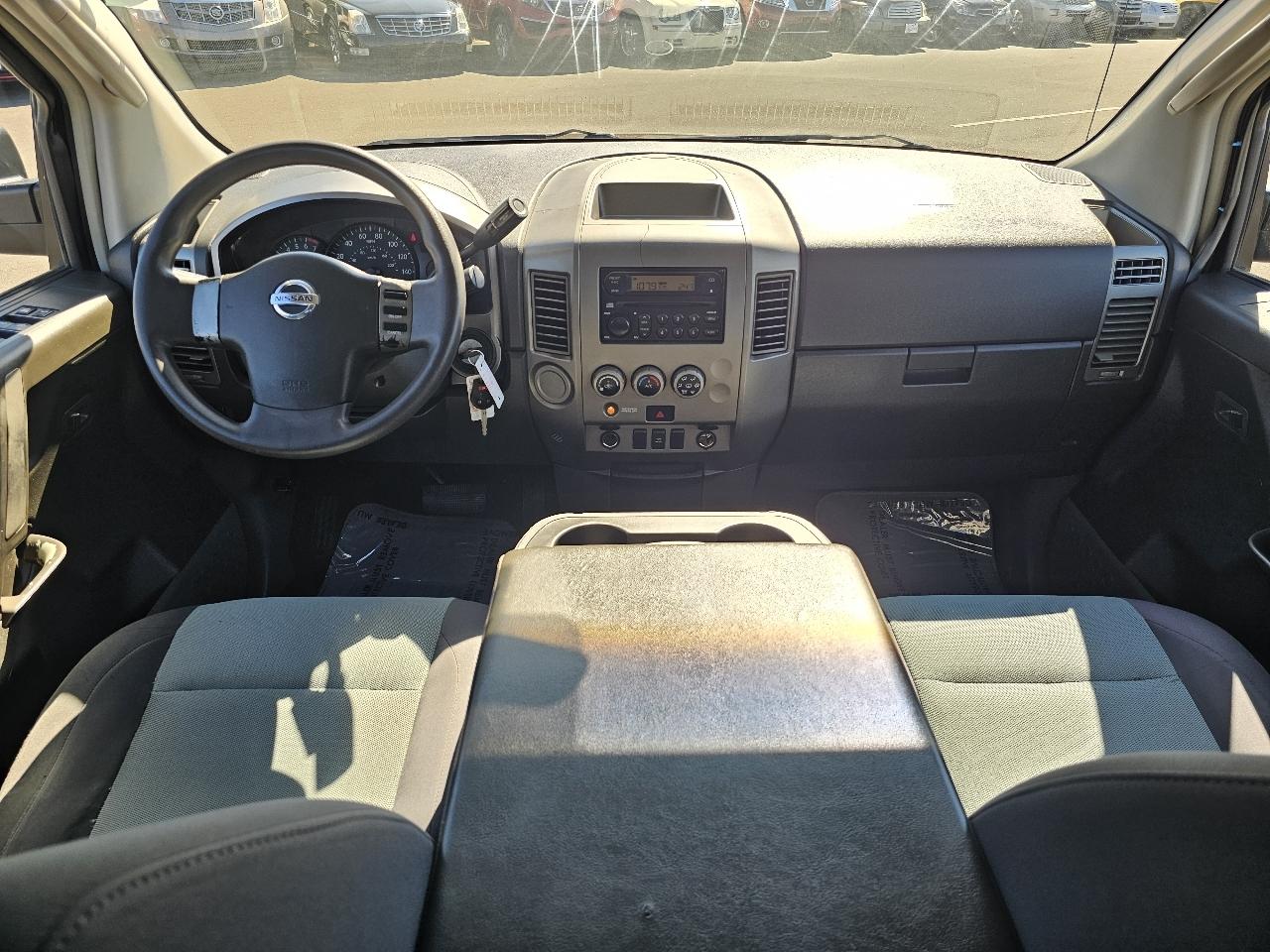 Nissan Titan XE Crew Cab 2WD 2005