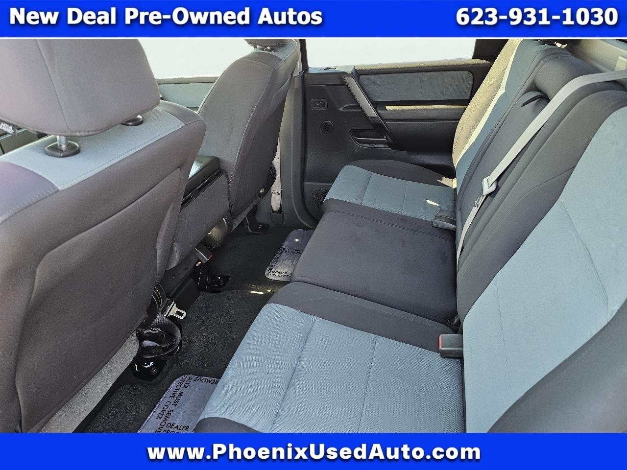 Nissan Titan XE Crew Cab 2WD 2005