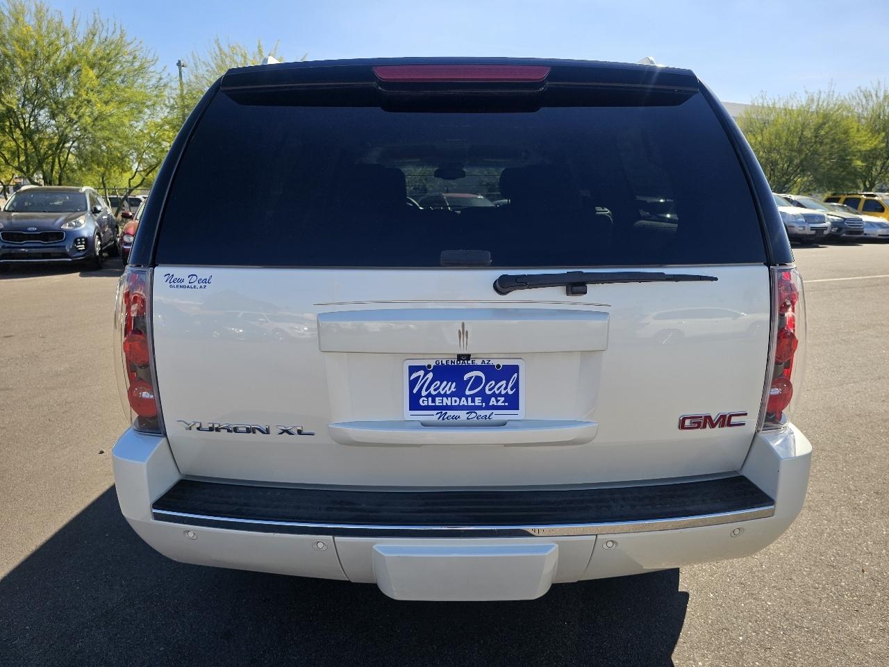 GMC Yukon Denali XL 4WD 2013