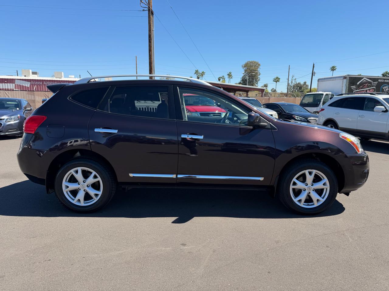 Nissan Rogue S AWD 2011