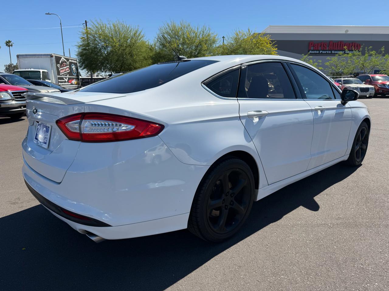 Ford Fusion S 2016