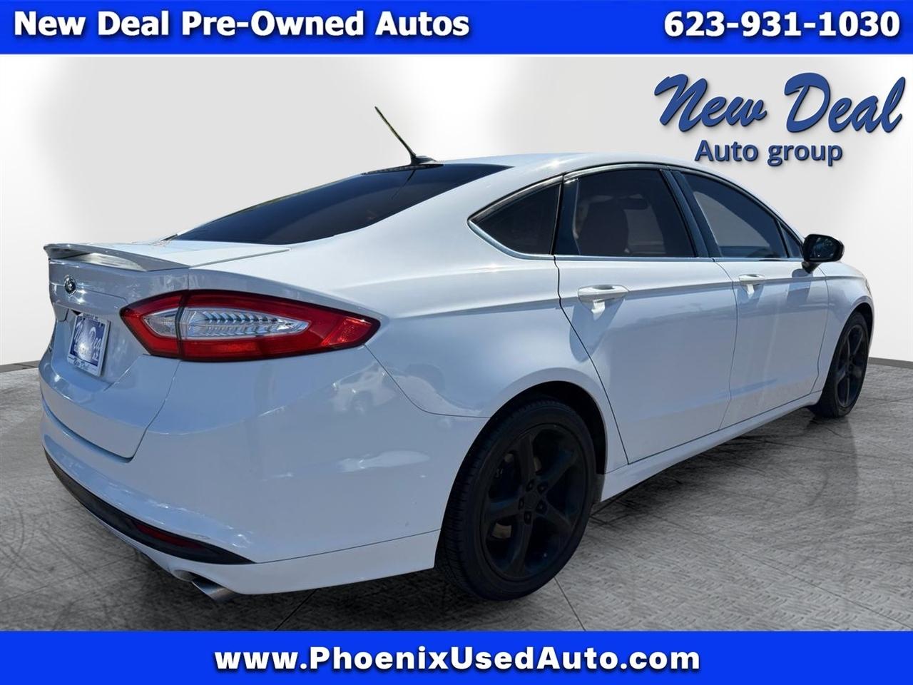 Ford Fusion S 2016