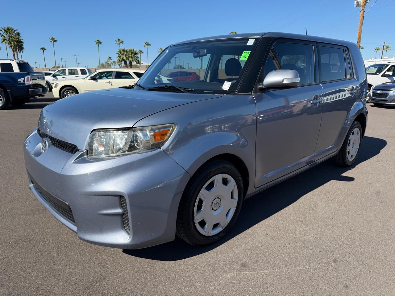 Scion xB 5-Door Wagon 5-Spd MT 2012