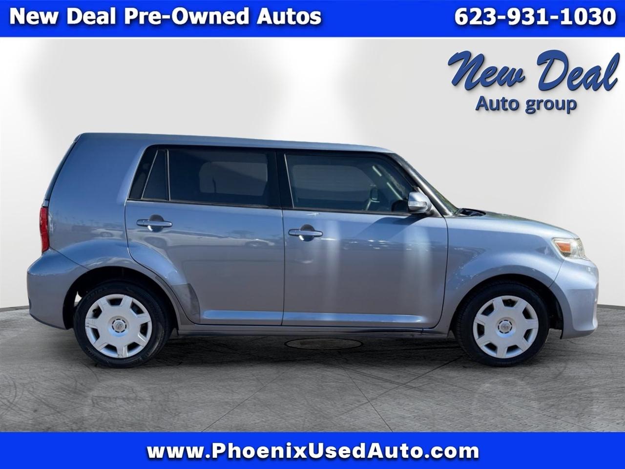 Scion xB 5-Door Wagon 5-Spd MT 2012