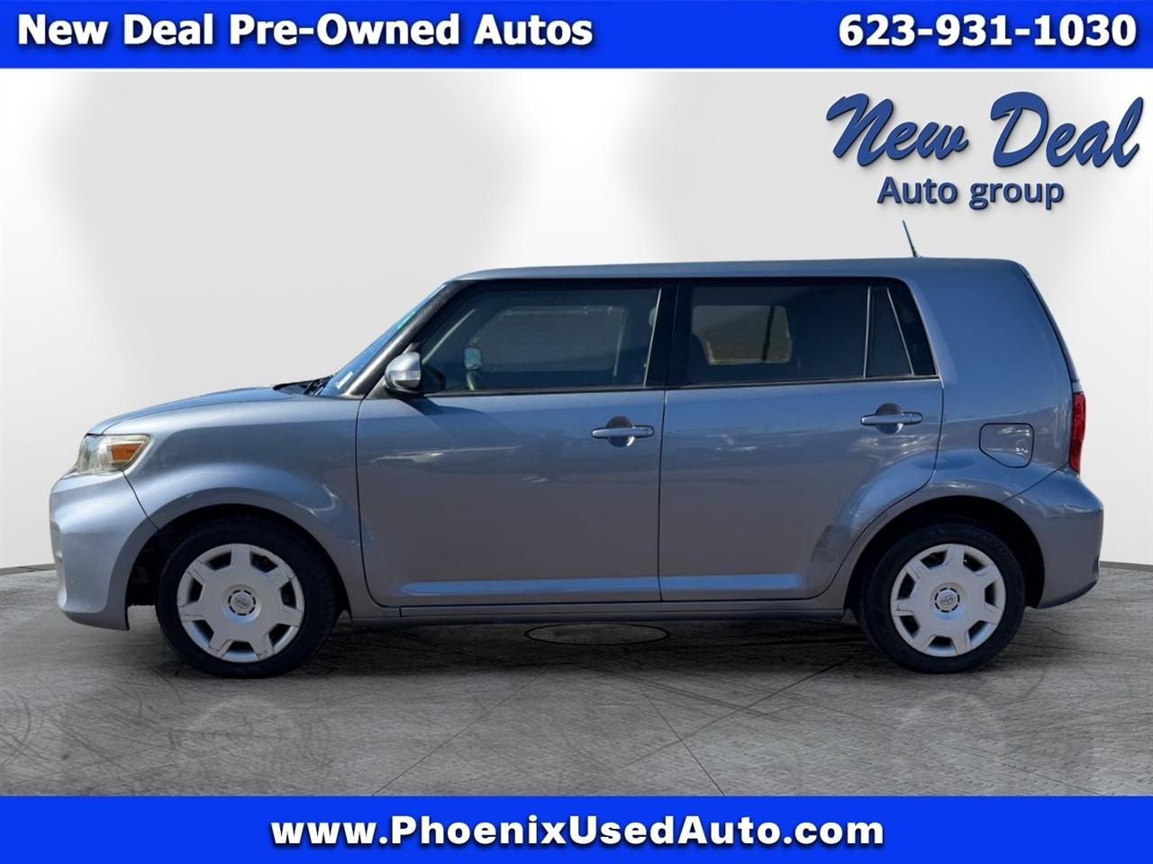 Scion xB 5-Door Wagon 5-Spd MT 2012