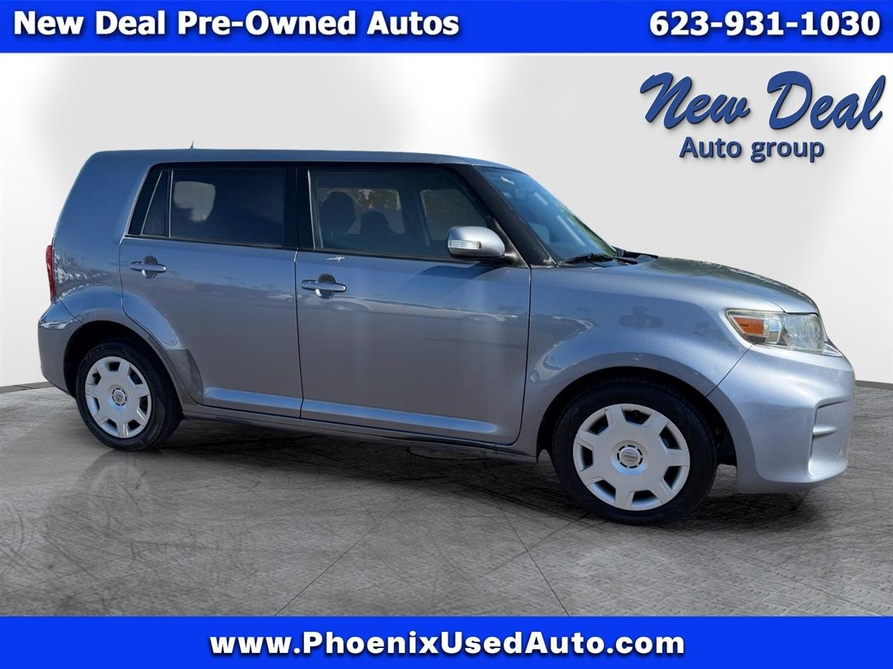 Scion xB 5-Door Wagon 5-Spd MT 2012