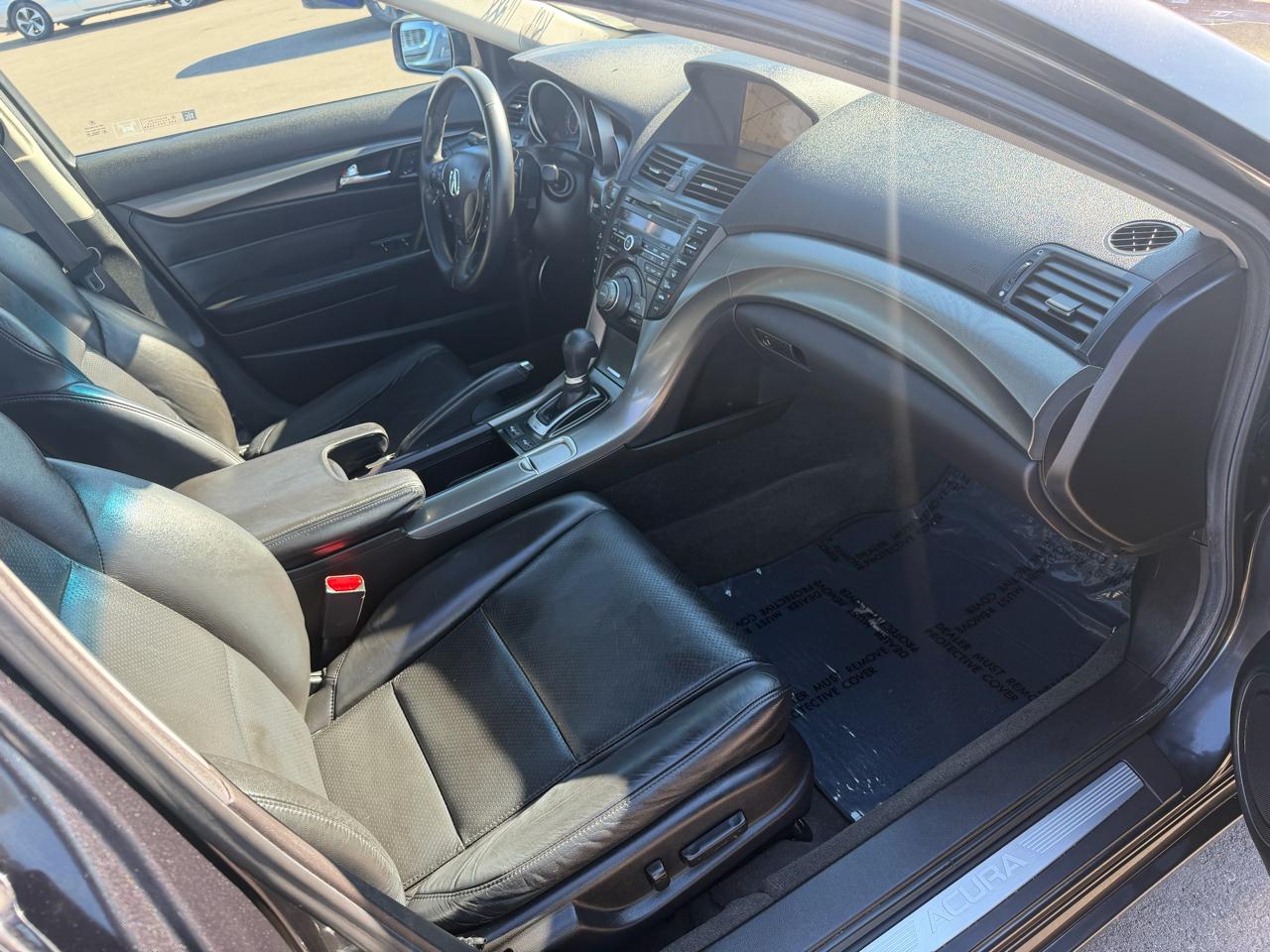 Acura TL 6-Speed AT with Tech Package and 18-In. WP 2012