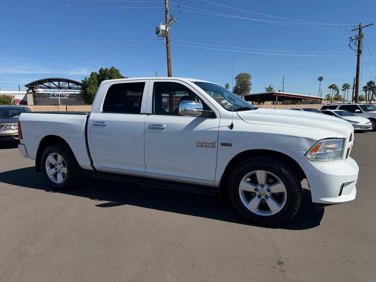 RAM 1500 2WD Crew Cab 140.5" Express 2014