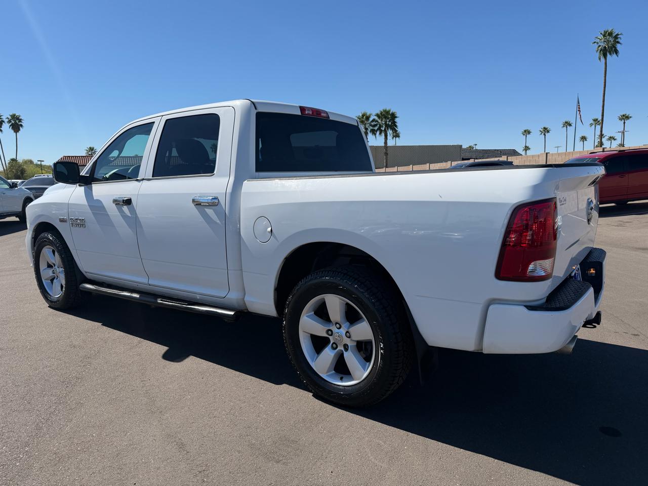 RAM 1500 2WD Crew Cab 140.5" Express 2014