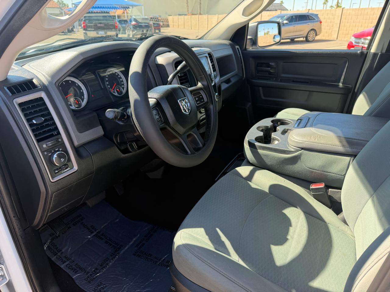 RAM 1500 2WD Crew Cab 140.5" Express 2014