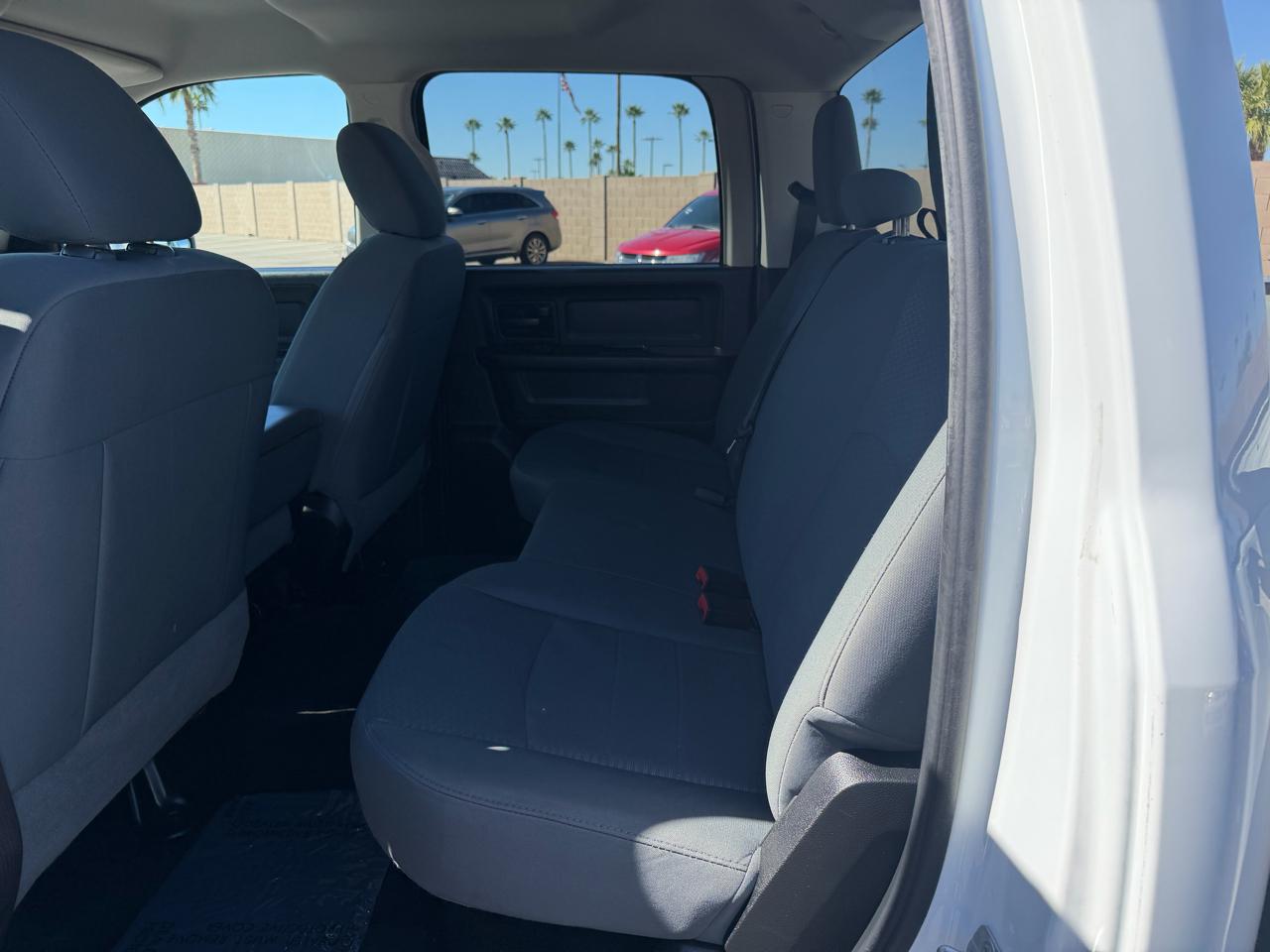 RAM 1500 2WD Crew Cab 140.5" Express 2014