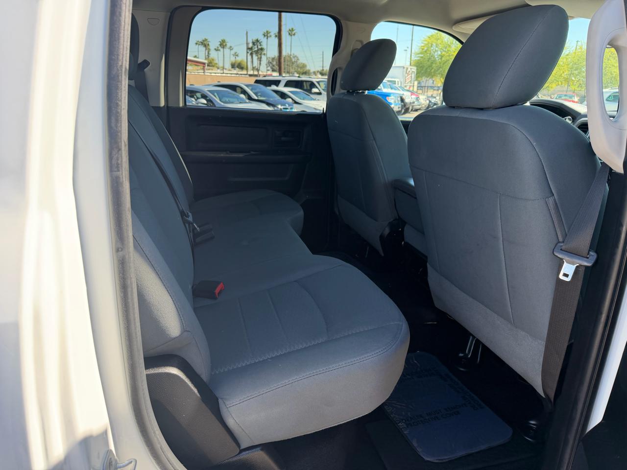 RAM 1500 2WD Crew Cab 140.5" Express 2014