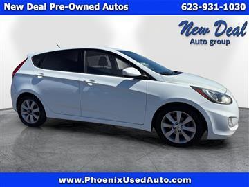 2012 Hyundai Accent SE 5-Door