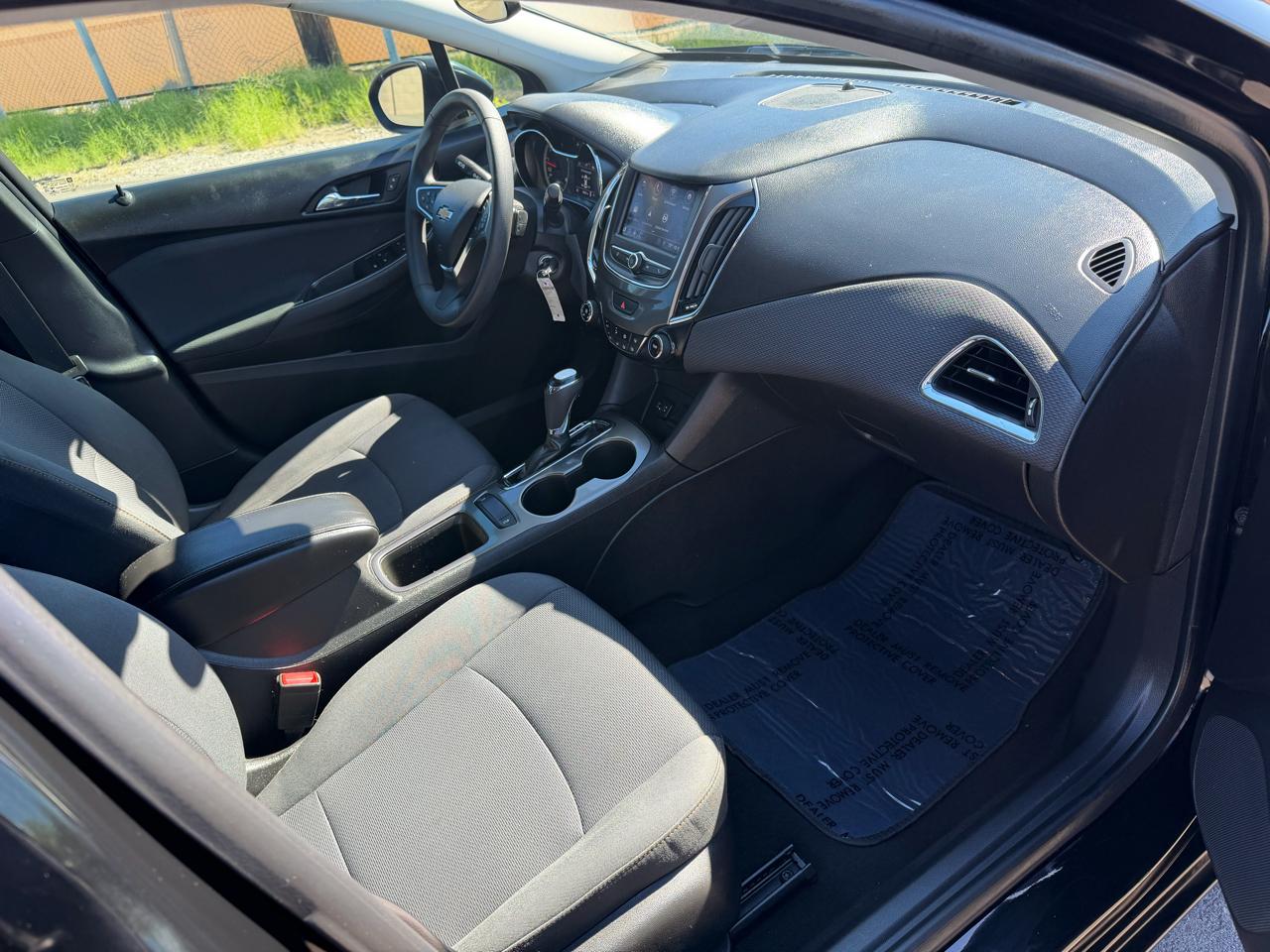 Chevrolet Cruze LS Hatchback 2019