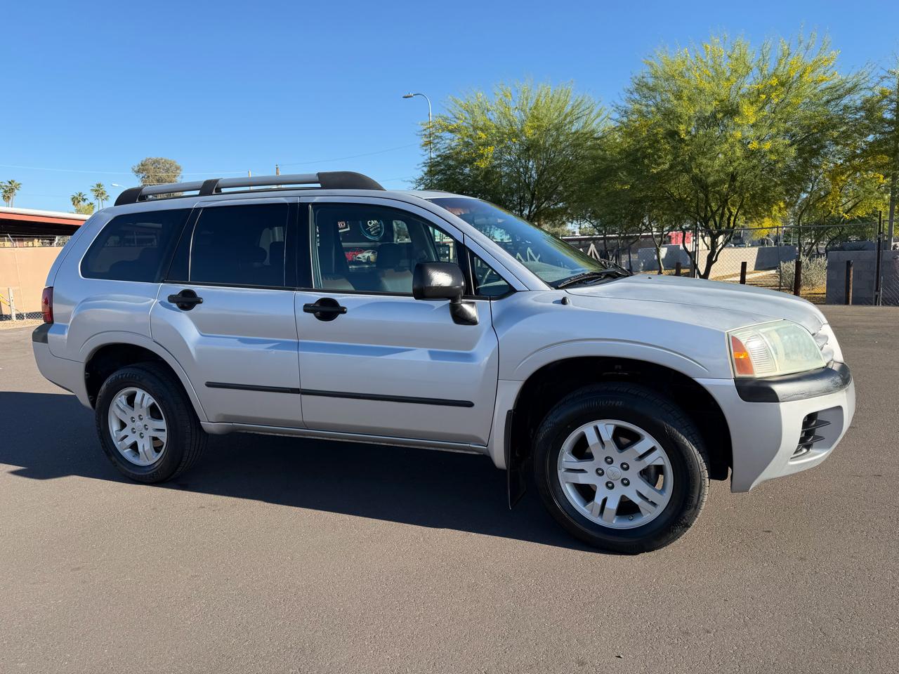 Mitsubishi Endeavor LS FWD 2005