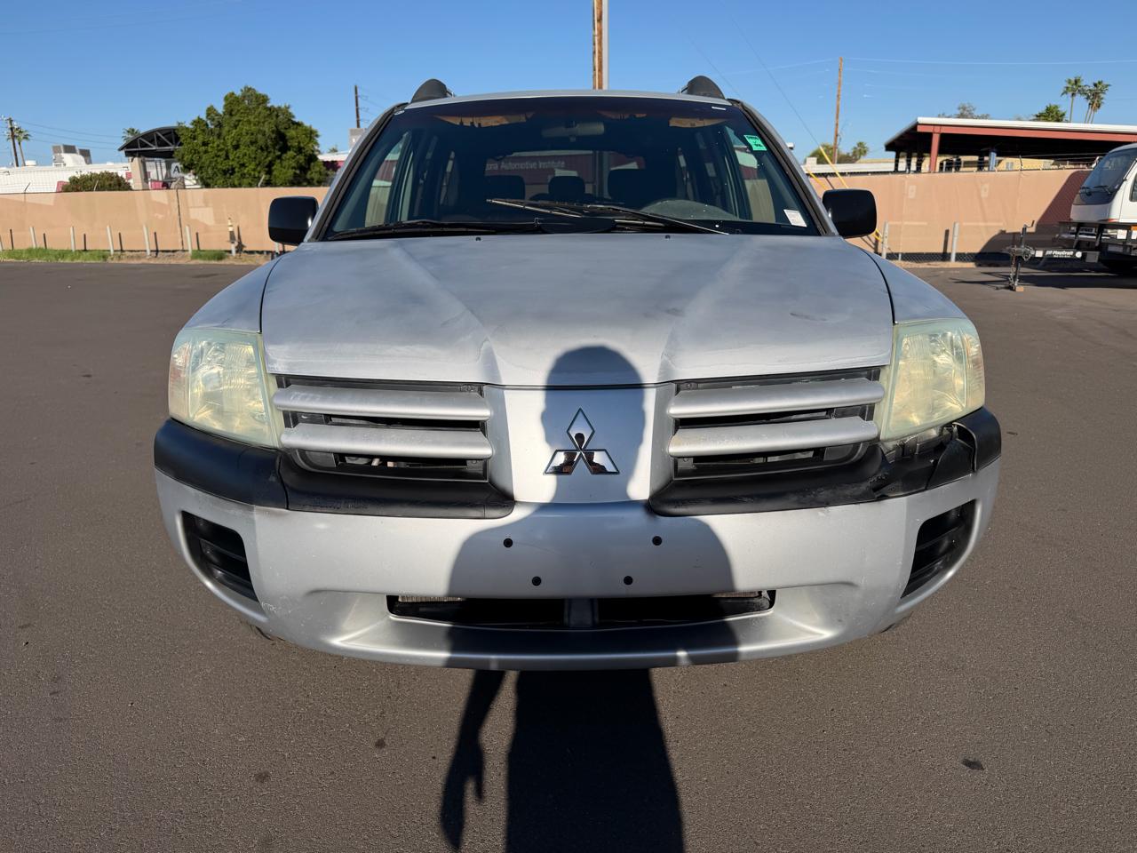 Mitsubishi Endeavor LS FWD 2005