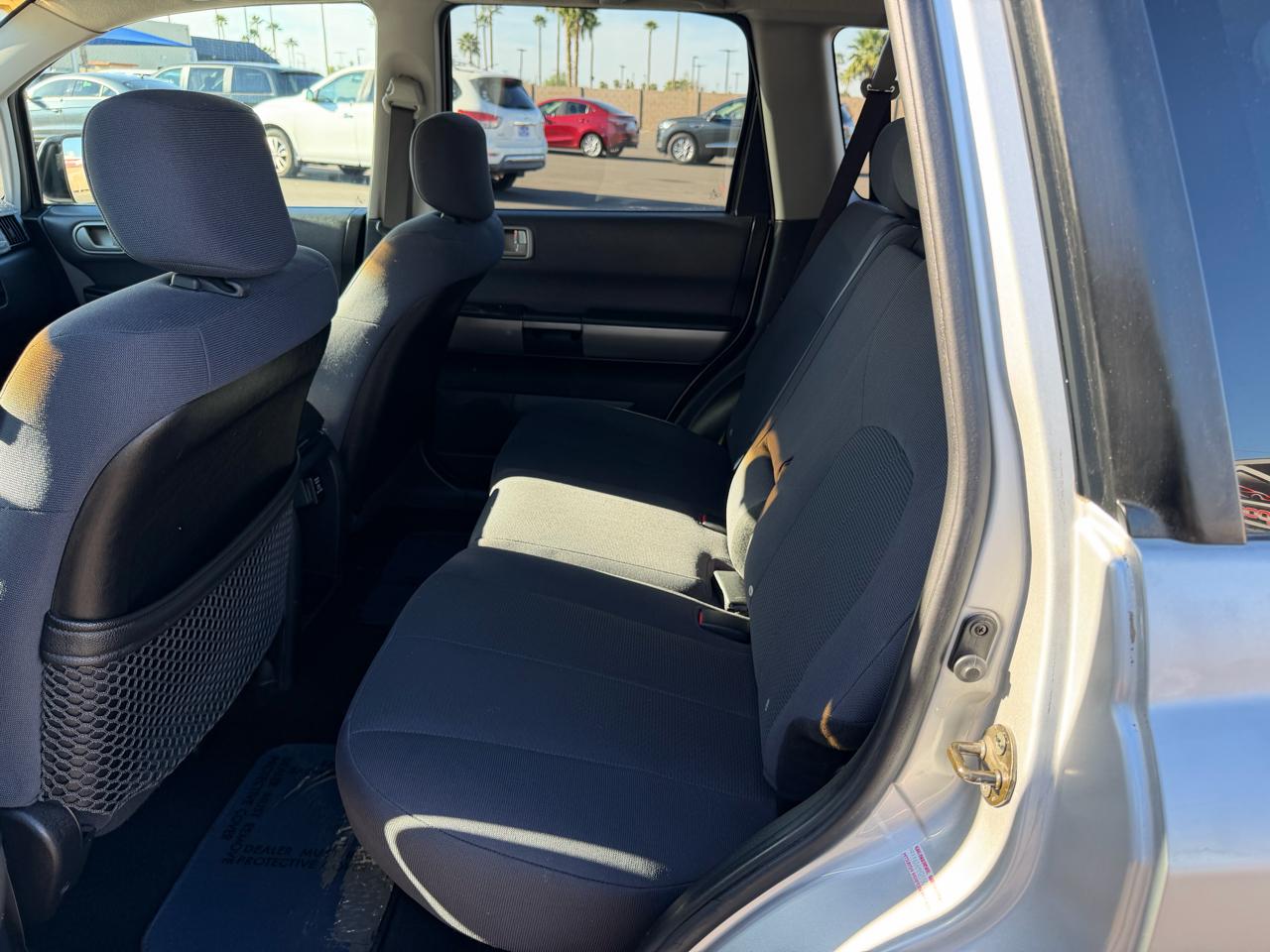 Mitsubishi Endeavor LS FWD 2005