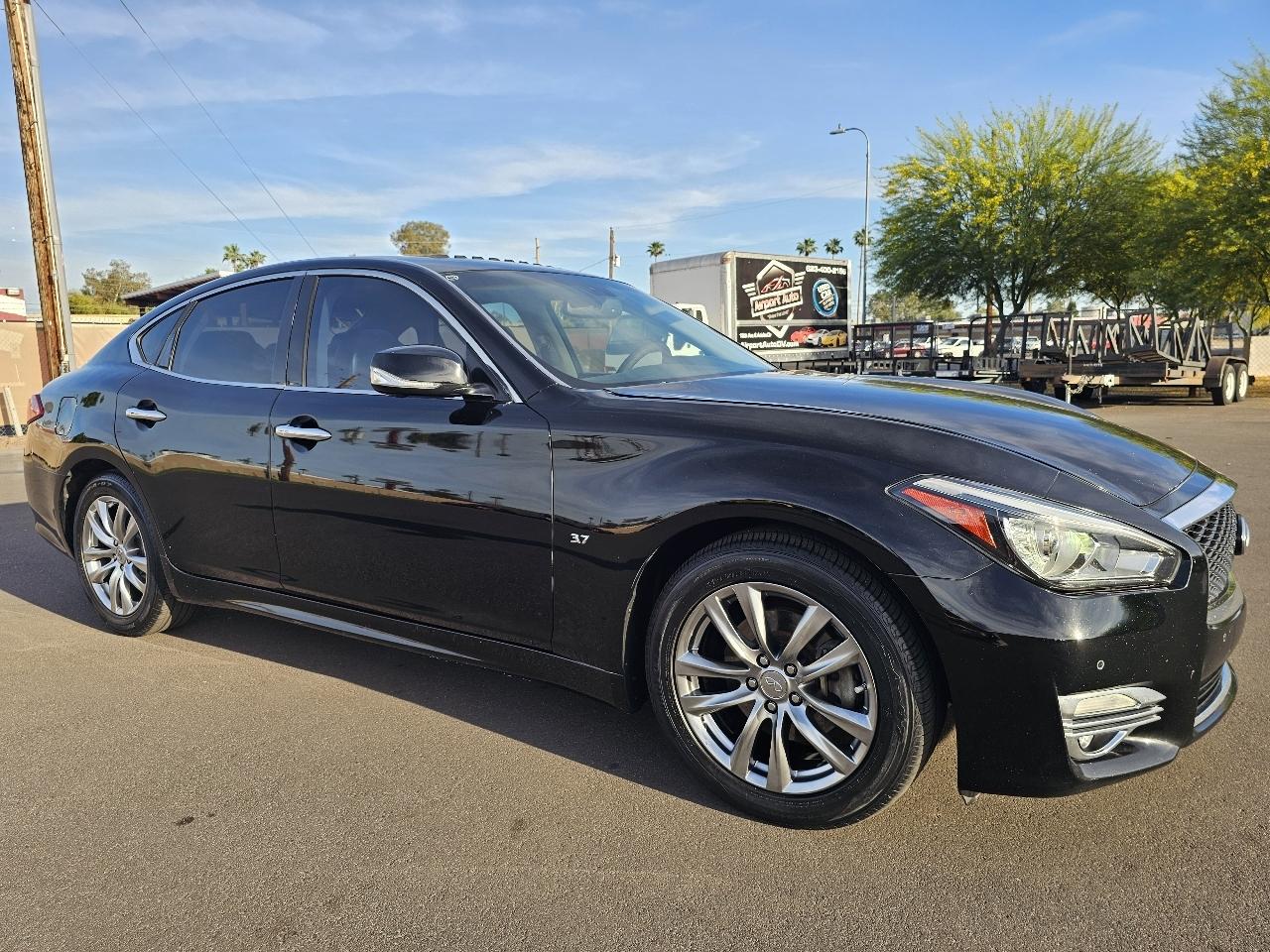 Infiniti Q70 3.7 2017