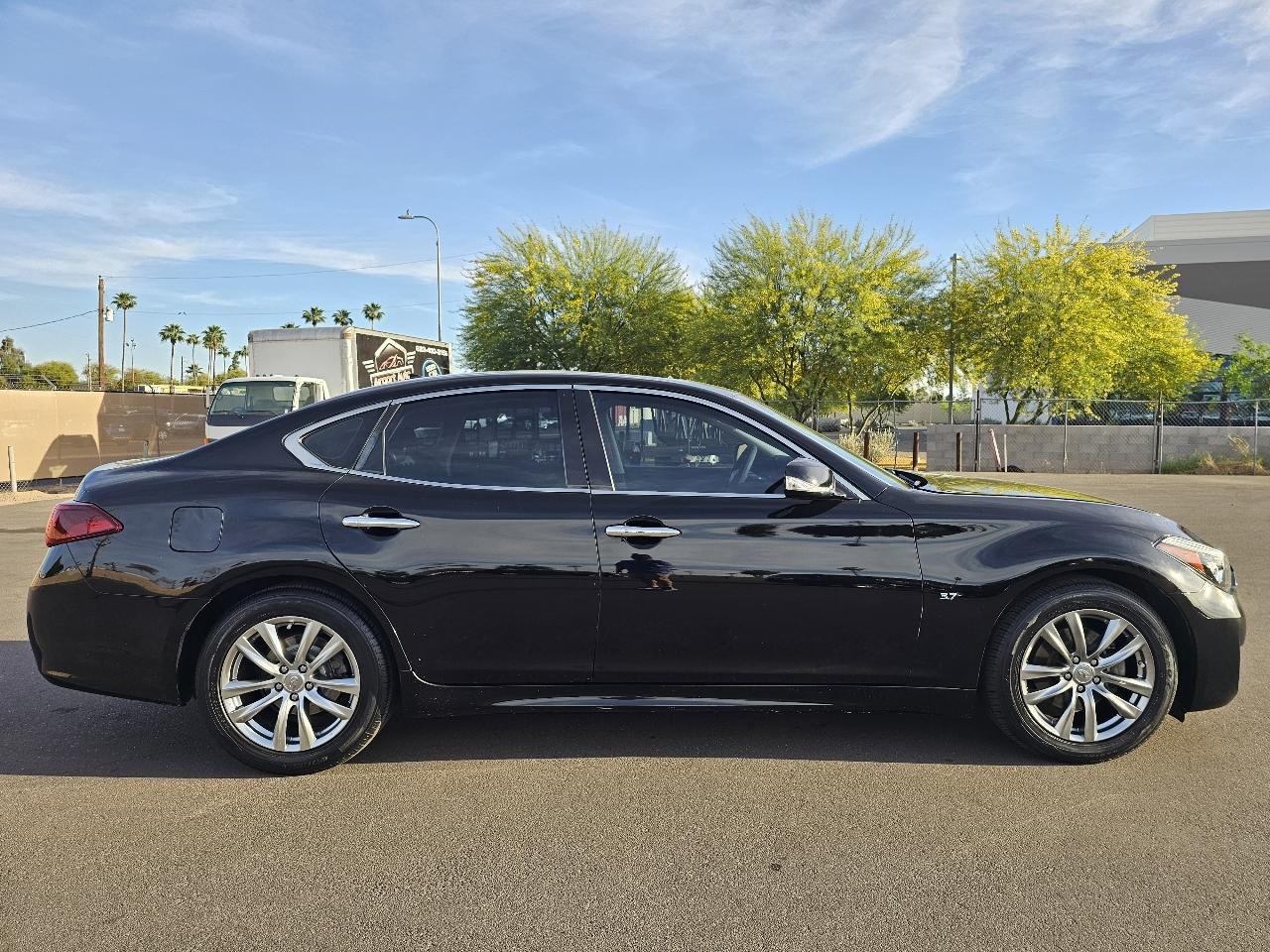 Infiniti Q70 3.7 2017