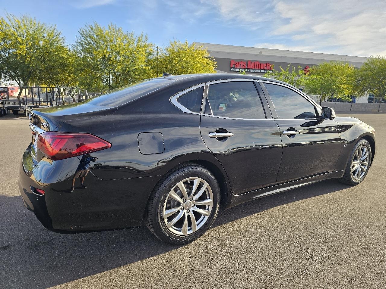 Infiniti Q70 3.7 2017