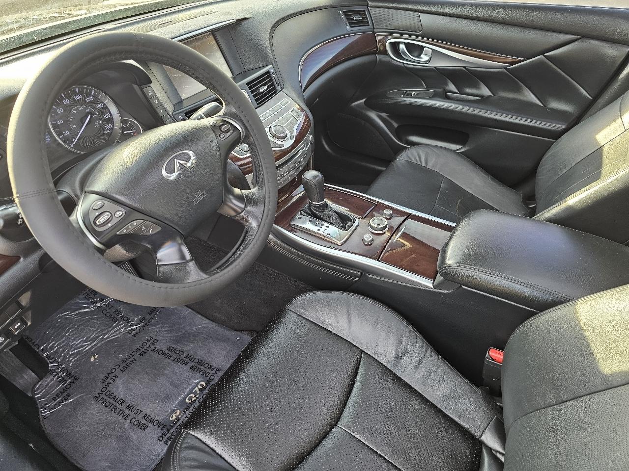 Infiniti Q70 3.7 2017
