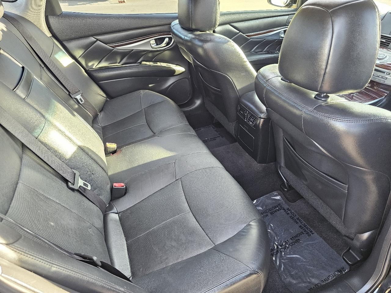 Infiniti Q70 3.7 2017