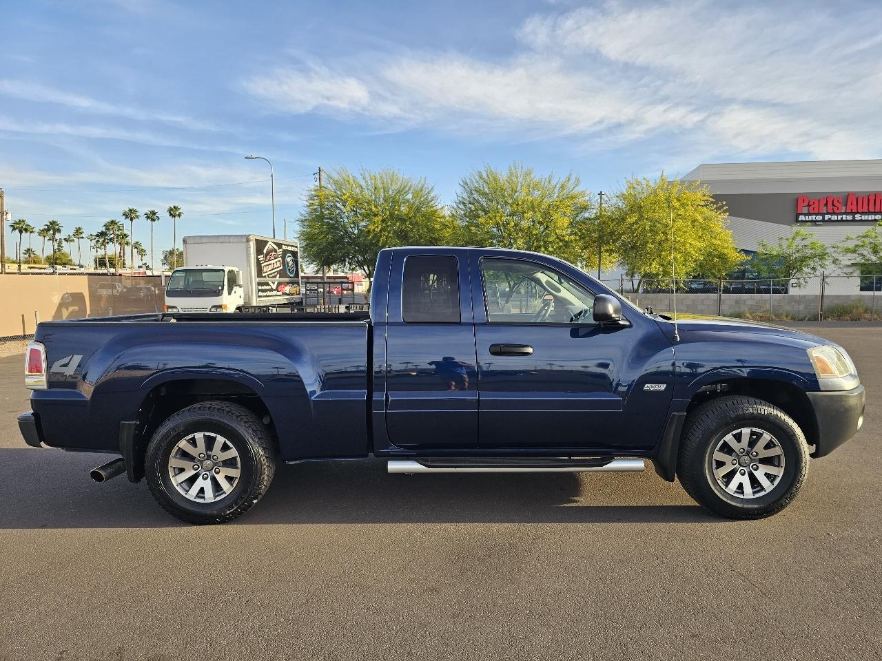 Mitsubishi Raider DuroCross V8 Extended Cab 4WD 2006