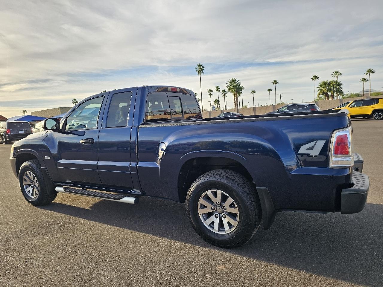 Mitsubishi Raider DuroCross V8 Extended Cab 4WD 2006