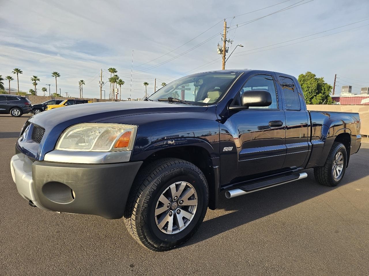 Mitsubishi Raider DuroCross V8 Extended Cab 4WD 2006